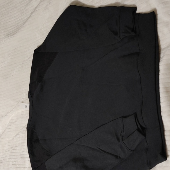 Gap girls black sweater size XXL 14-26. - Picture 7 of 8